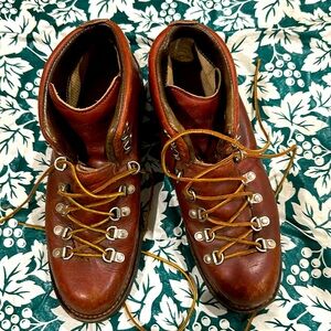 Men’s Danner leather hiking boots
